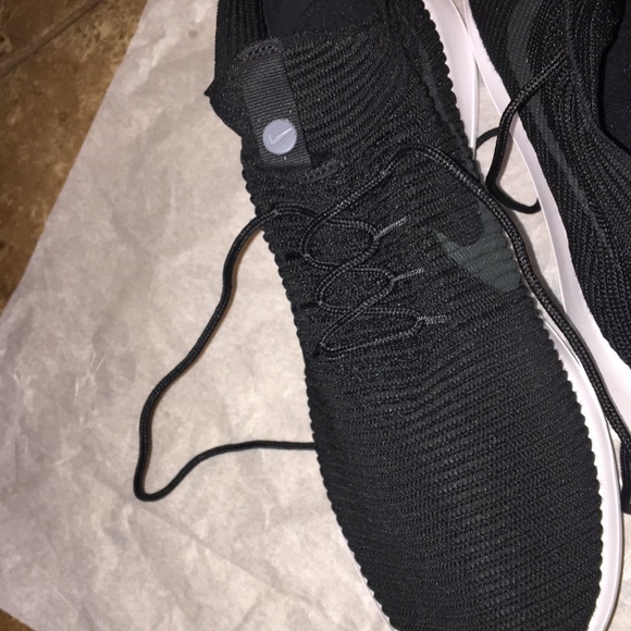 Pre-owned - Picture 5 of 8